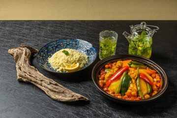 タジン鍋と北アフリカ料理　Moroccan clay pot