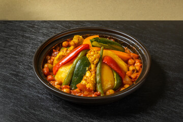 タジン鍋と北アフリカ料理　Moroccan clay pot