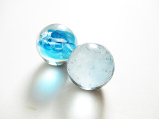 二個のビー玉