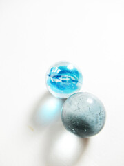 二個のビー玉