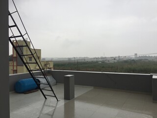 Sky and Ladder