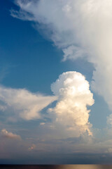 沖縄県　石垣島の夏の雲