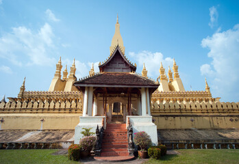 Fototapeta premium Pha That Luang, gold-covered large Buddhist stupa in the centre of the city of Vientiane, Laos