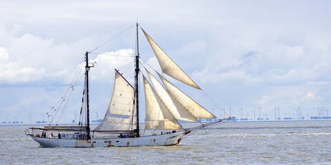 Fototapeta premium sailing ship in the sea