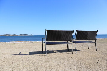 海辺のベンチ