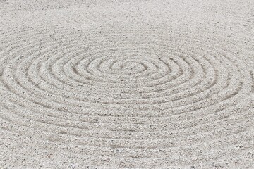 Fototapeta na wymiar 枯山水の砂紋　in京都