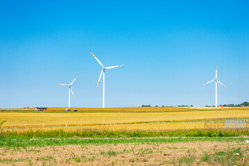 Wiatraki farma wiatraków energetyka pole