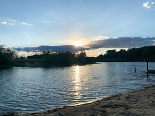 panoramic landscape, riverside, horizon, scenic, tourism, natural, outdoor, duck, clouds, tree, relaxation, tranquil, sunshine, rural, trees, waves, flowing, village, outdoors, dusk, landscape, river,
