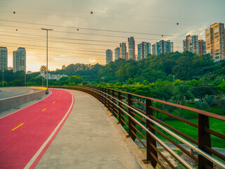 Fototapeta na wymiar Marginal Pinheiros and Bike Lanes