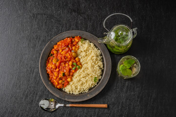 北アフリカ料理 ひよこ豆とクスクス  Boiled chickpeas with couscous 