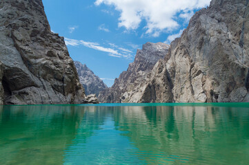 Fototapeta na wymiar Köl-Suu lake, High Altitude Lake, Kurumduk valley, Naryn province, Kyrgyzstan, Central Asia