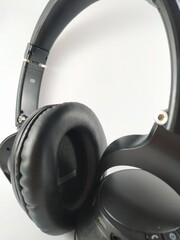 
clean images of black headphones