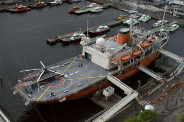 名古屋港ポートビルから見た南極観測船ふじ