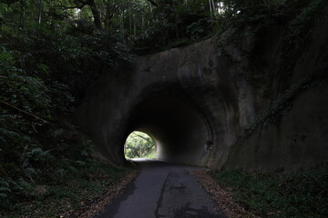 恐怖のトンネル