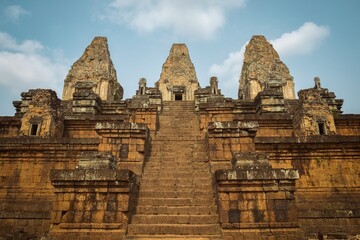 ⁨Angkor Thom and yellow stones