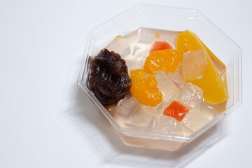 日本の夏のデザート「あんみつ」