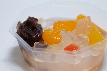 日本の夏のデザート「あんみつ」