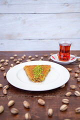 pistachio kadayıf dessert