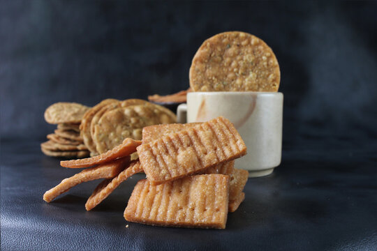 Shakkar pare/shakkarpare/shankar pale is sweet deep fried indian tea time snacks.