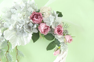 アンティークカラーのバラとシルバーの紫陽花のリース（造花）グリンバック