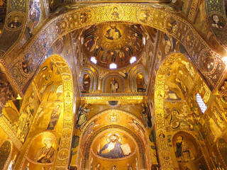 Fototapeta na wymiar The Palatine Chapel in Palermo, ITALY. Which is the royal chapel of the Norman kings of Sicily, situated in the Palazzo Reale