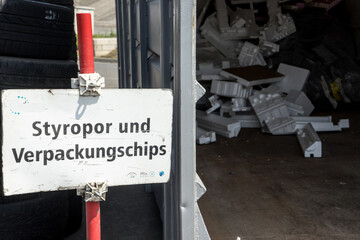 Stationen für Abfalltrennung im Werstoffhof