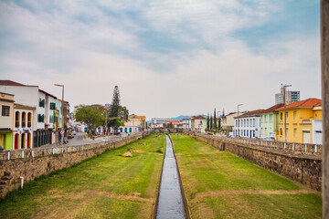Fototapeta na wymiar River that flows into the Historic City