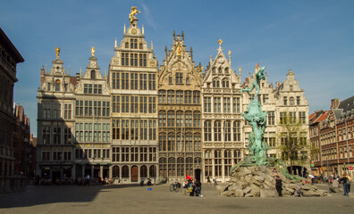 Obraz premium Antwerp, Belgium - 4/3/20011: Public buildings on the edge of the central plaza in downtown Antwerp.