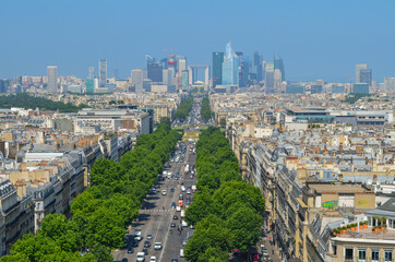 Naklejka premium Panorama of Paris with modern district La Defense on the deep.
