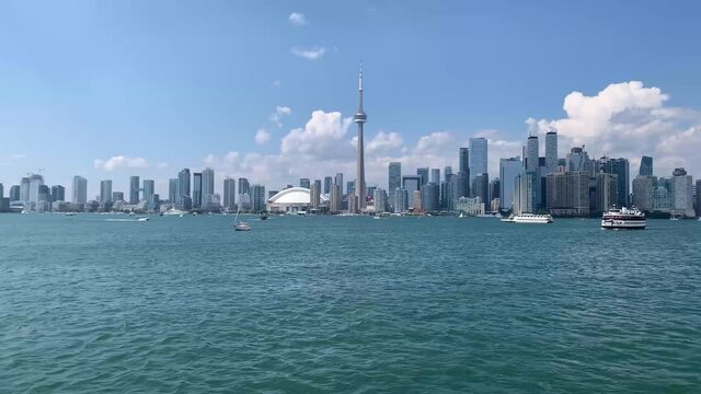 CN TOWER VIEW ON BOAT (1)