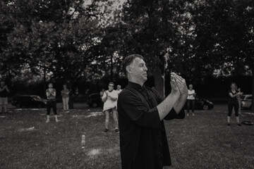 Qi Gong auf der Wiese 35