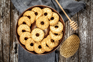 Shortbread cookies with honey.