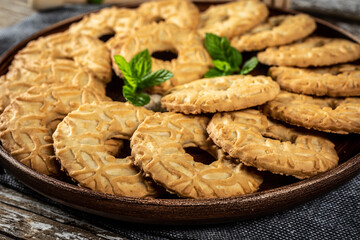 Shortbread cookies with honey.