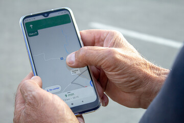 Navigating with a smart phone