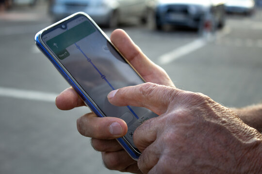 Navigating with a smart phone