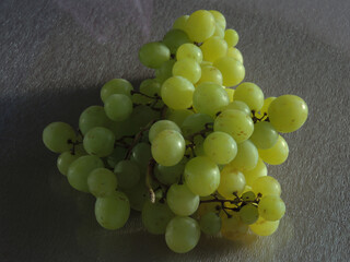 bunch of green grapes