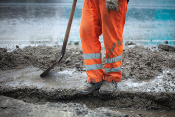 A shovel at the construction site.