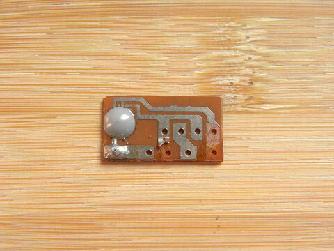 Gray color glop top epoxy resin on Chip on board circuit 