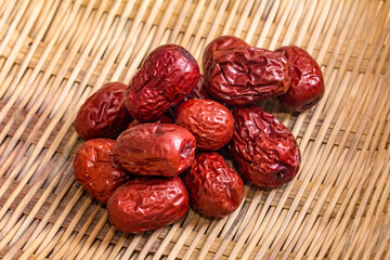 Red jujube, medlar, blood and ear dried lily decoction