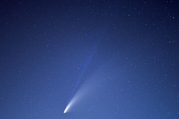 Obraz na płótnie Canvas ネオワイズ彗星（NEOWISE彗星）