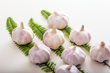 Obraz na płótnie Canvas Close-up of garlic and garlic