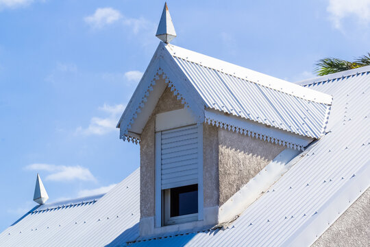 Gros plan sur architecture maison cr&eacute;ole 