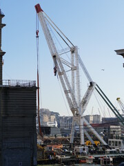 Kran im Hafen von Genua Italien