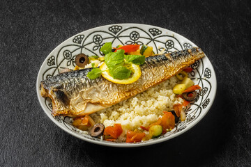 クスクスと岩塩焼きのサバ　北アフリカ／中東料理 couscous and salt mackerel