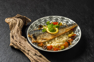 クスクスと岩塩焼きのサバ　北アフリカ／中東料理 couscous and salt mackerel