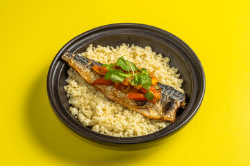 クスクスと岩塩焼きのサバ　北アフリカ／中東料理 couscous and salt mackerel
