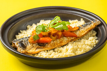クスクスと岩塩焼きのサバ　北アフリカ／中東料理 couscous and salt mackerel