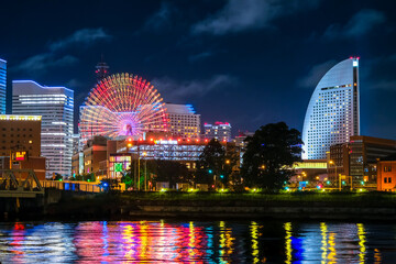 横浜 象の鼻パークから見るみなとみらいの夜景