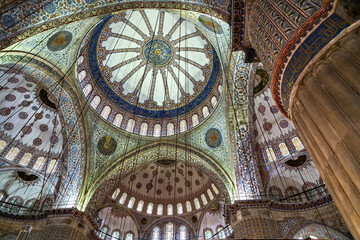 Fototapeta na wymiar Inside Sultanahmet Mosque in Istanbul, Turkey