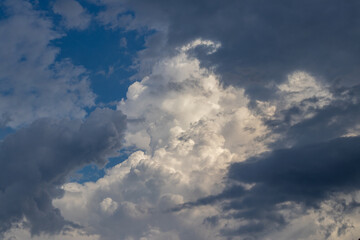 Fototapeta na wymiar giant white cloud
